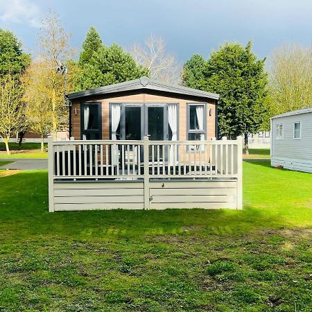 Buttermere Lodge With Hot Tub Barmby on the Moor 外观 照片