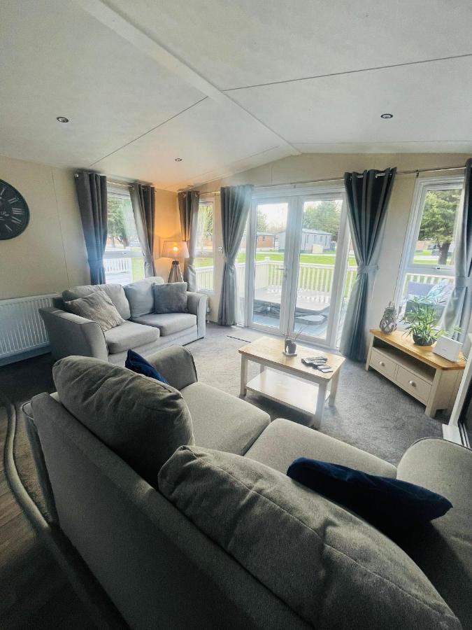 Buttermere Lodge With Hot Tub Barmby on the Moor 外观 照片